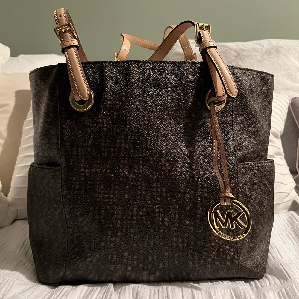 Michael Kors Classic Monogram bag